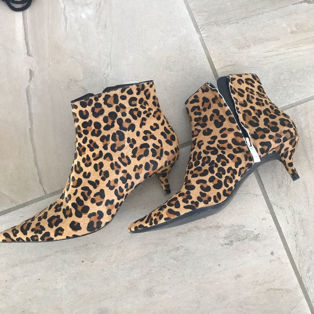 ⭐️HOST PICK⭐️ ZARA leopard leather ankle boot - Picture 4 of 8